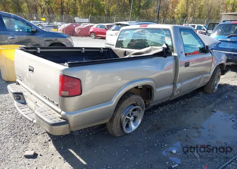 2000 Chevrolet S-10 Ls из США, поврежденный, VIN 1GCCS144XYK160171